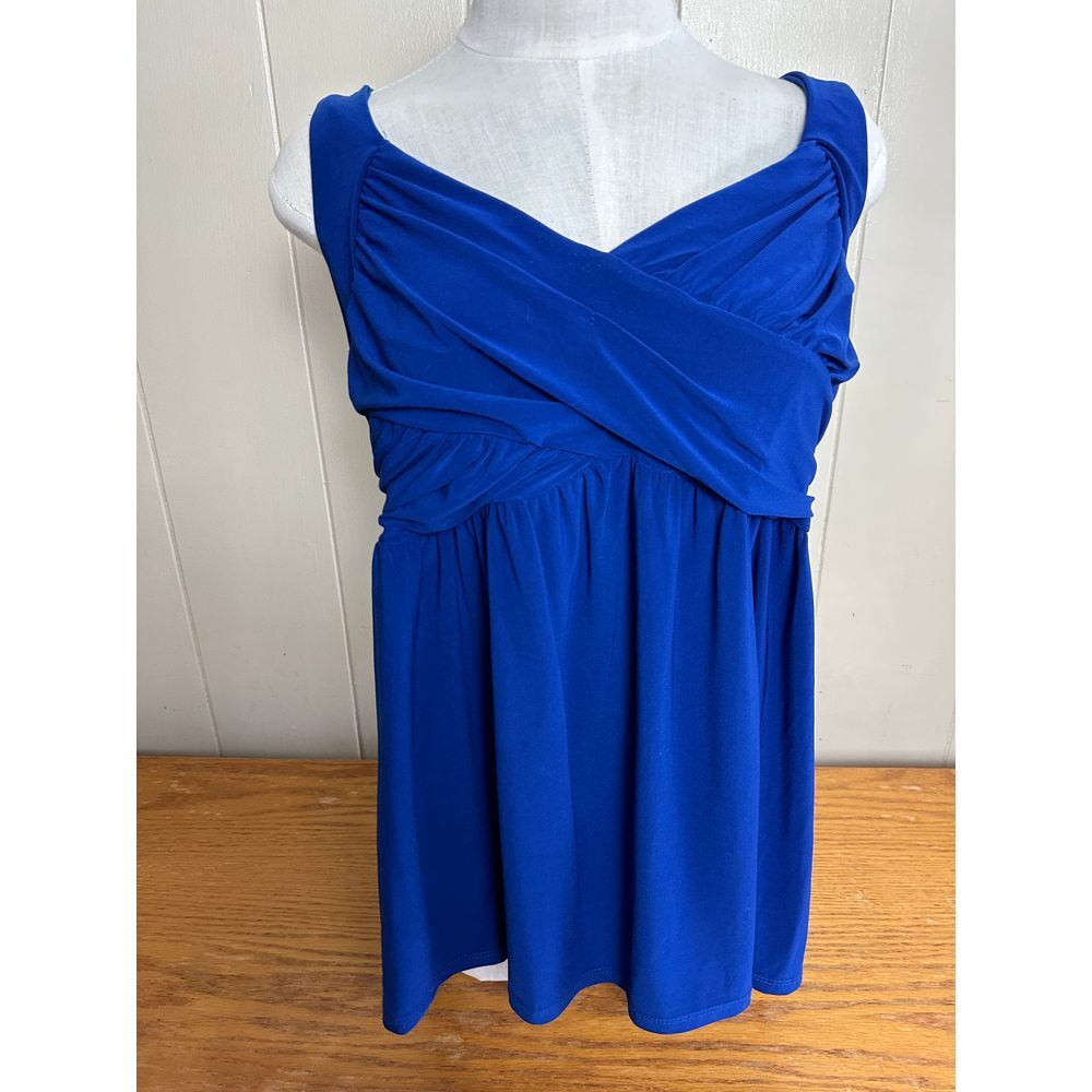 Torrid Top Women's Size 2‎ Sleeveless Pleated